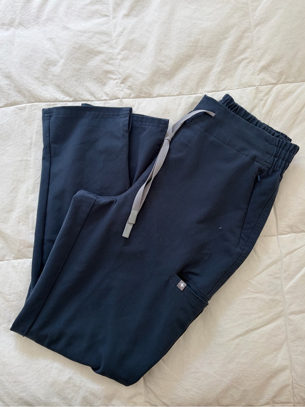 FIGS -size medium Women's Yola Skinny Scrub Pants.